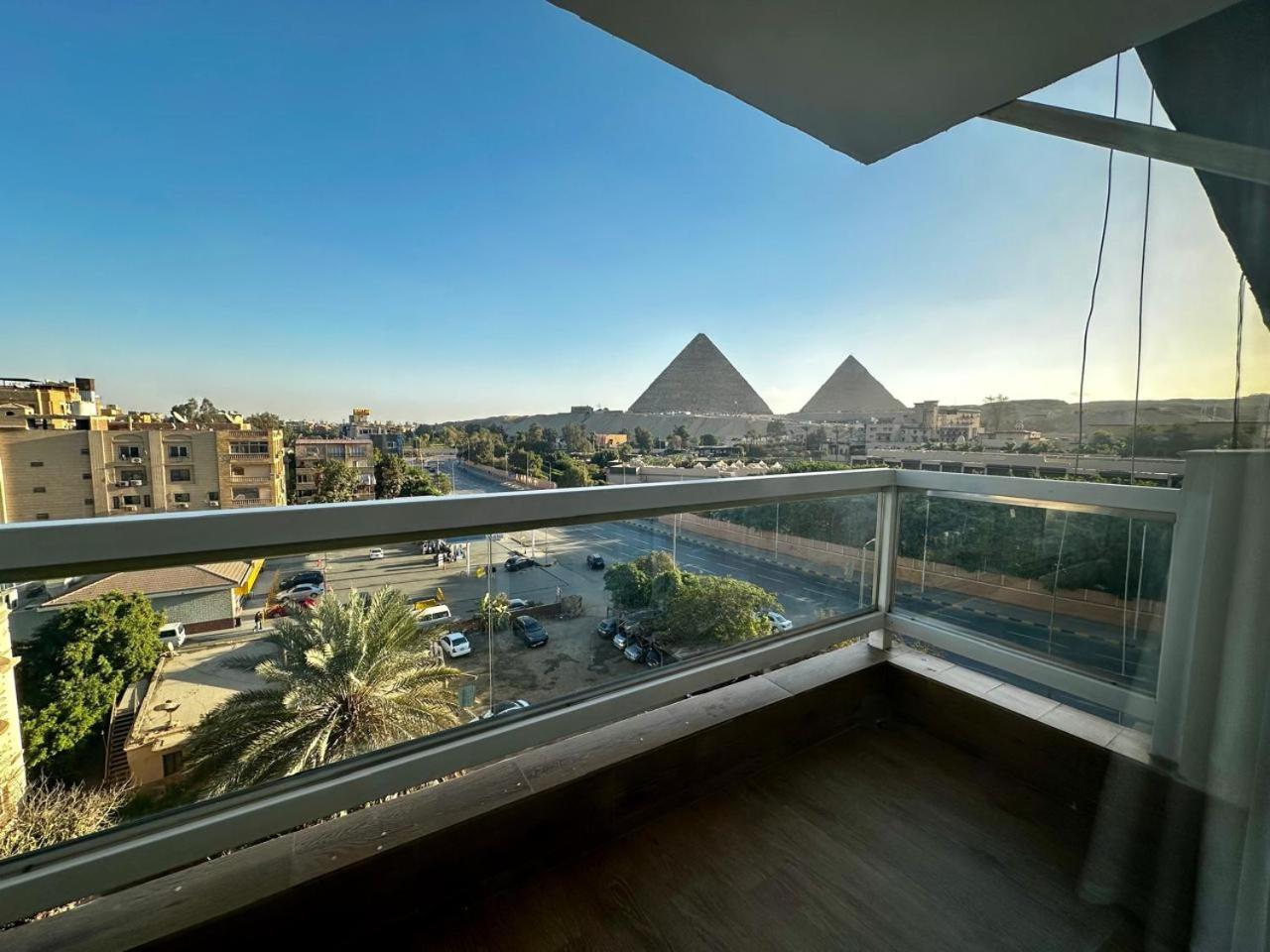 Doudou Pyramids View Hotel Kafret el-Gabal Kültér fotó