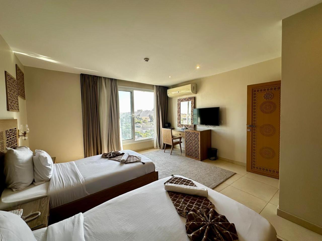 Doudou Pyramids View Hotel Kafret el-Gabal Kültér fotó