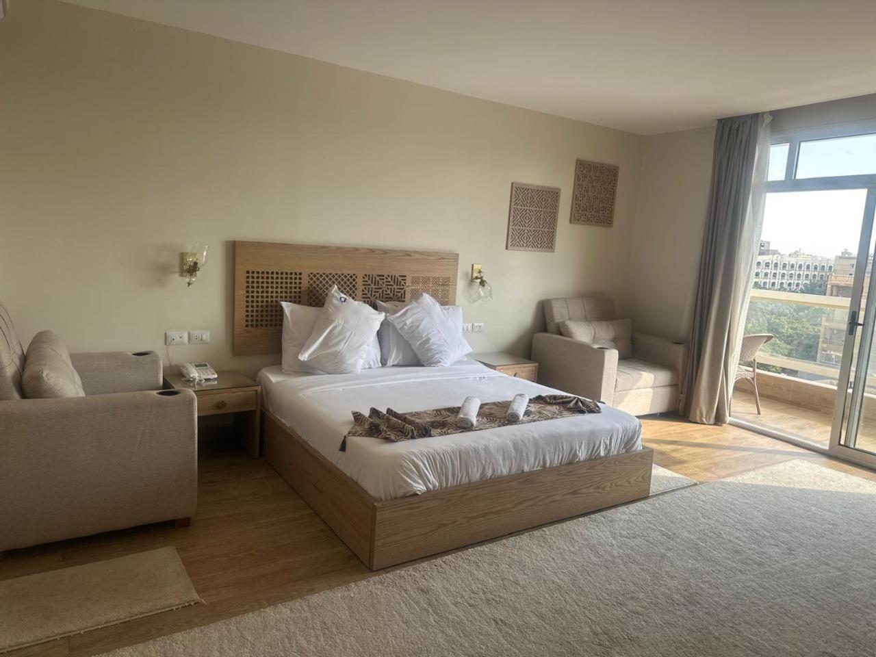 Doudou Pyramids View Hotel Kafret el-Gabal Kültér fotó