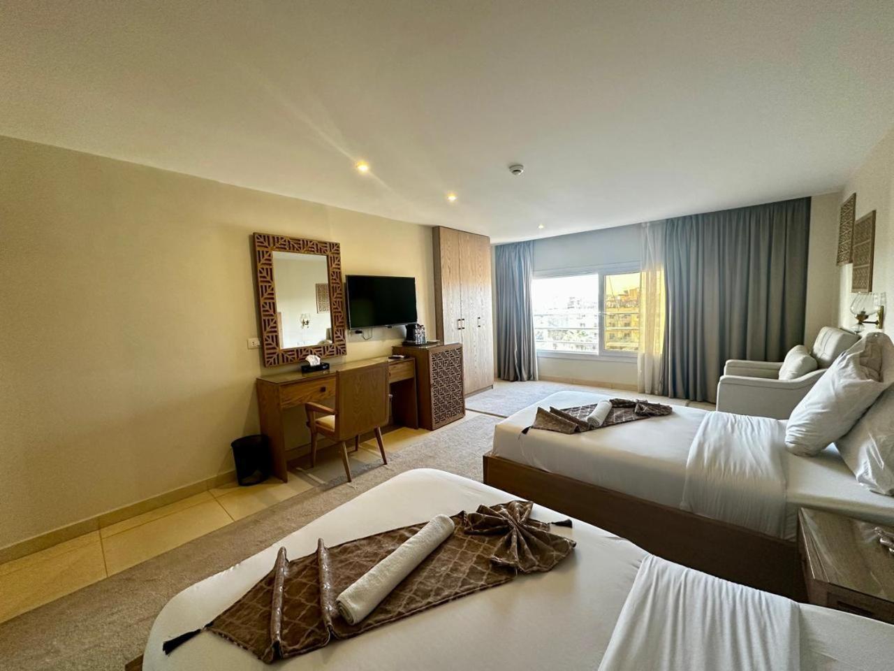 Doudou Pyramids View Hotel Kafret el-Gabal Kültér fotó