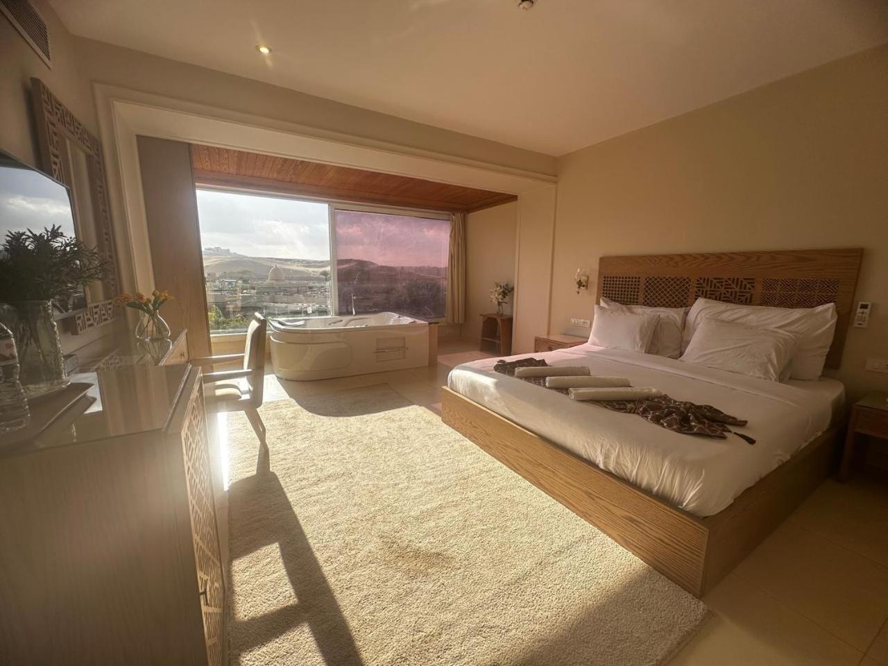 Doudou Pyramids View Hotel Kafret el-Gabal Kültér fotó